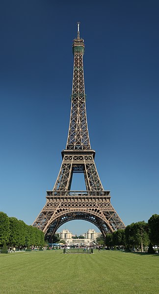 Des touristes américains passent la nuit dans la Tour Eiffel en état d'ébriété - selon les procureurs   