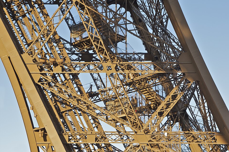 Un morceau de Paris en acier : un escalier de la tour Eiffel prêt à enflammer les enchères
